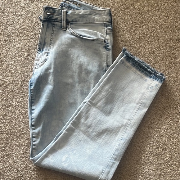 American Eagle AEO Flex Light Wash w Light Distressing Skinny Jeans 28x29 - Picture 3 of 17